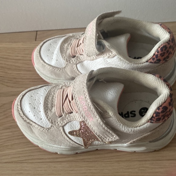 Toddler sneaker. Brand Sprox. Gold star and pink details. - Picture 2 of 3